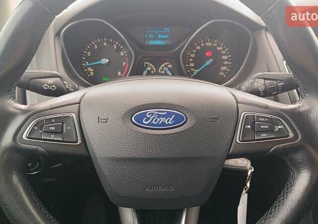 Білий Форд Фокус, об'ємом двигуна 1.6 л та пробігом 221 тис. км за 8200 $, фото 13 на Automoto.ua