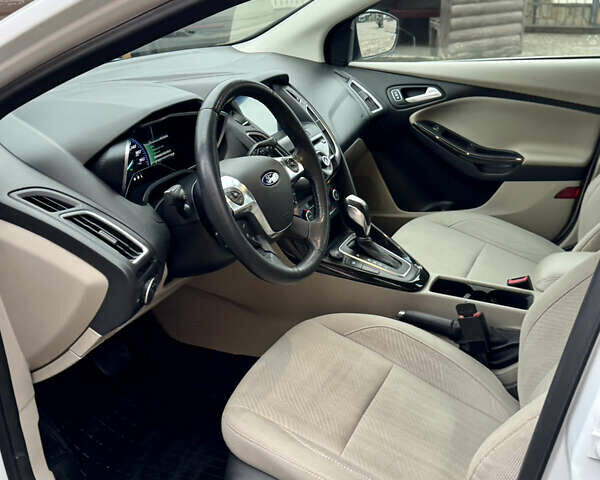 Белый Форд Фокус, объемом двигателя 0 л и пробегом 74 тыс. км за 9999 $, фото 56 на Automoto.ua