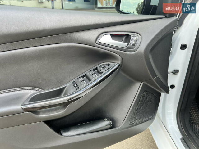 Белый Форд Фокус, объемом двигателя 0 л и пробегом 111 тыс. км за 12500 $, фото 29 на Automoto.ua