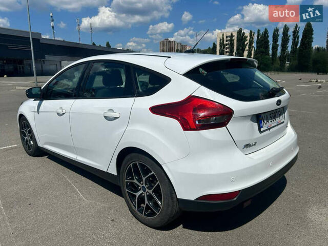 Белый Форд Фокус, объемом двигателя 2 л и пробегом 71 тыс. км за 13365 $, фото 3 на Automoto.ua