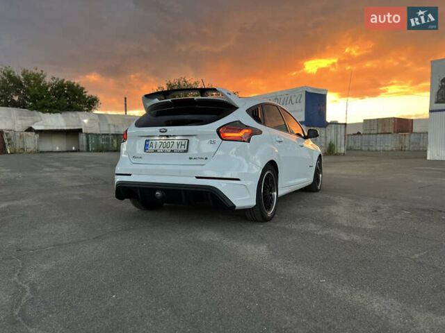 Білий Форд Фокус, об'ємом двигуна 0 л та пробігом 110 тис. км за 14500 $, фото 5 на Automoto.ua