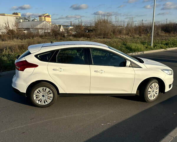 Белый Форд Фокус, объемом двигателя 1.6 л и пробегом 131 тыс. км за 9200 $, фото 5 на Automoto.ua