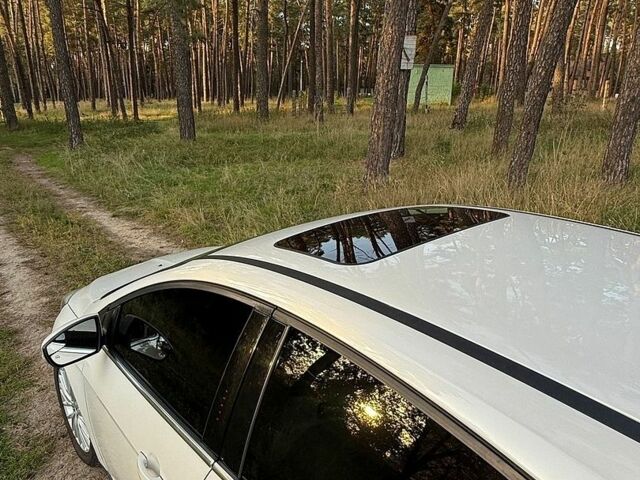 Белый Форд Фокус, объемом двигателя 2 л и пробегом 126 тыс. км за 10200 $, фото 9 на Automoto.ua