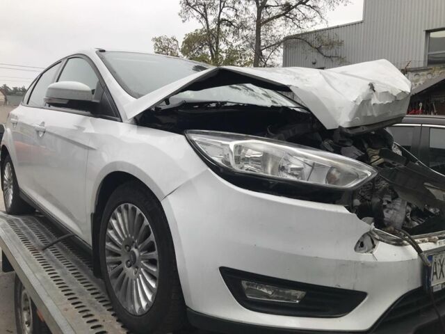Білий Форд Фокус, об'ємом двигуна 1 л та пробігом 89 тис. км за 4120 $, фото 4 на Automoto.ua