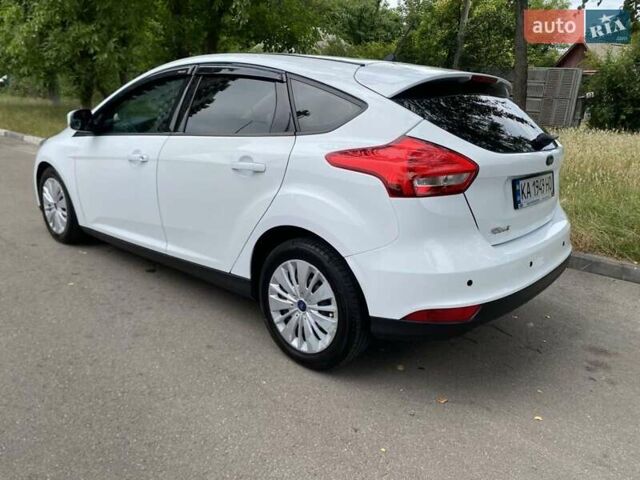 Белый Форд Фокус, объемом двигателя 1.6 л и пробегом 106 тыс. км за 12900 $, фото 1 на Automoto.ua