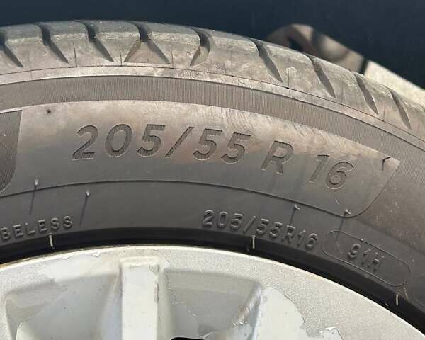 Белый Форд Фокус, объемом двигателя 1.6 л и пробегом 135 тыс. км за 9500 $, фото 18 на Automoto.ua