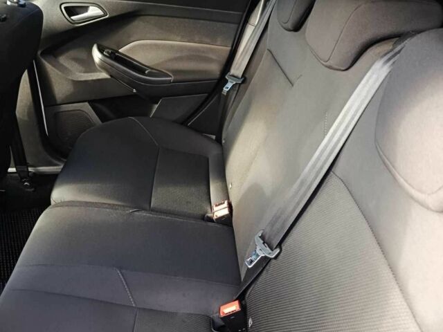 Белый Форд Фокус, объемом двигателя 1.6 л и пробегом 112 тыс. км за 9000 $, фото 7 на Automoto.ua