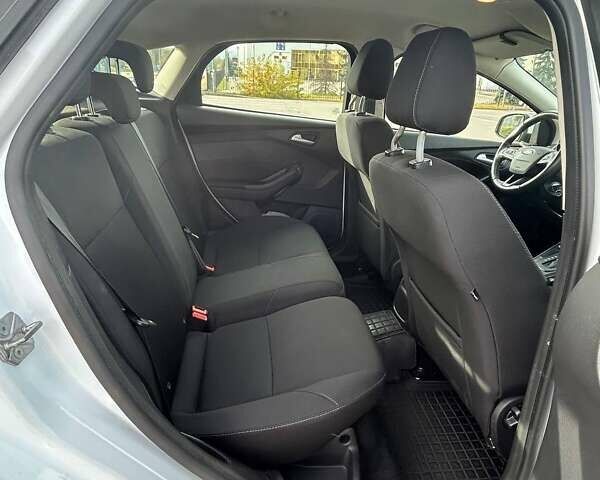 Белый Форд Фокус, объемом двигателя 1.6 л и пробегом 135 тыс. км за 9500 $, фото 22 на Automoto.ua