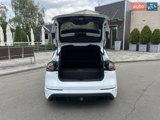 Белый Форд Фокус, объемом двигателя 0 л и пробегом 111 тыс. км за 12500 $, фото 21 на Automoto.ua