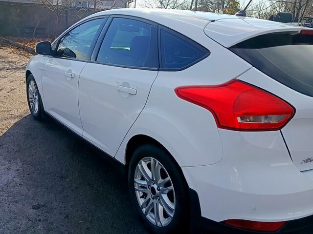 Білий Форд Фокус, об'ємом двигуна 1.6 л та пробігом 112 тис. км за 9000 $, фото 1 на Automoto.ua