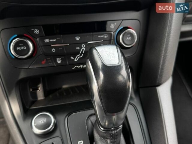 Белый Форд Фокус, объемом двигателя 1.5 л и пробегом 142 тыс. км за 15000 $, фото 32 на Automoto.ua