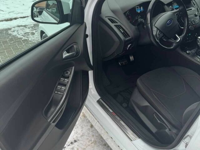 Білий Форд Фокус, об'ємом двигуна 1.5 л та пробігом 223 тис. км за 11800 $, фото 5 на Automoto.ua