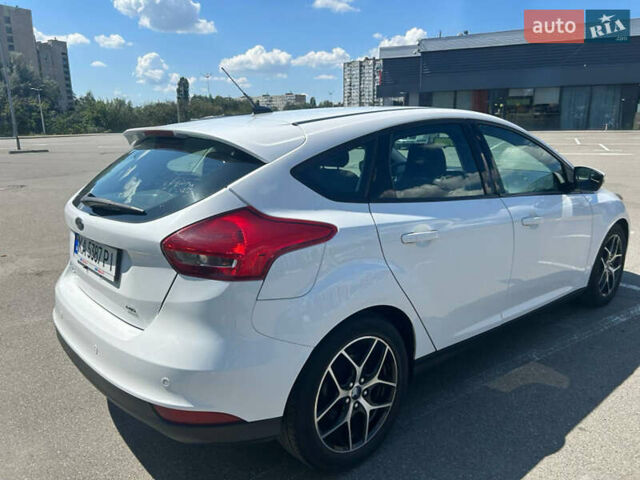 Белый Форд Фокус, объемом двигателя 2 л и пробегом 71 тыс. км за 13365 $, фото 5 на Automoto.ua