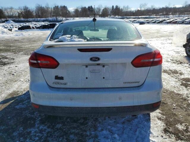 Білий Форд Фокус, об'ємом двигуна 0 л та пробігом 30 тис. км за 1200 $, фото 5 на Automoto.ua