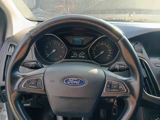 Белый Форд Фокус, объемом двигателя 1.6 л и пробегом 112 тыс. км за 9000 $, фото 4 на Automoto.ua