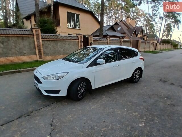 Белый Форд Фокус, объемом двигателя 1.6 л и пробегом 222 тыс. км за 8500 $, фото 2 на Automoto.ua