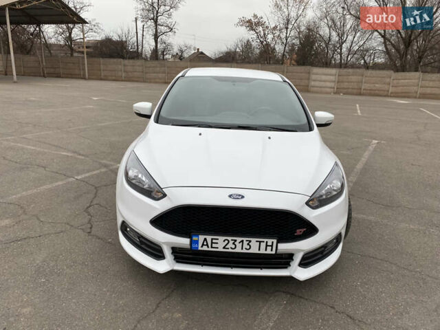 Белый Форд Фокус, объемом двигателя 2 л и пробегом 87 тыс. км за 11900 $, фото 14 на Automoto.ua