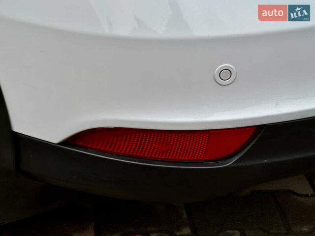 Белый Форд Фокус, объемом двигателя 0 л и пробегом 74 тыс. км за 9999 $, фото 23 на Automoto.ua