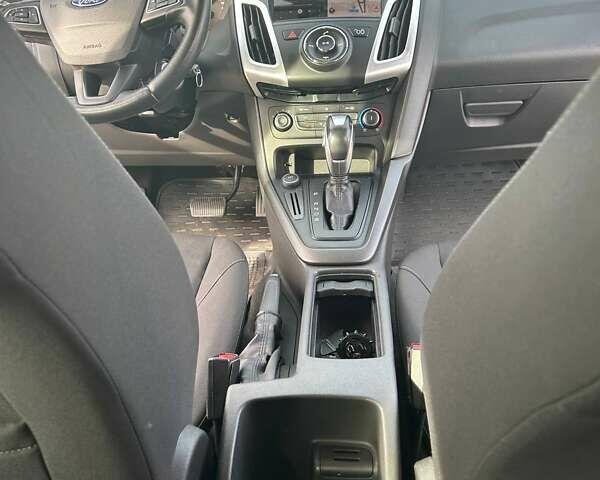 Белый Форд Фокус, объемом двигателя 1.6 л и пробегом 135 тыс. км за 9500 $, фото 33 на Automoto.ua