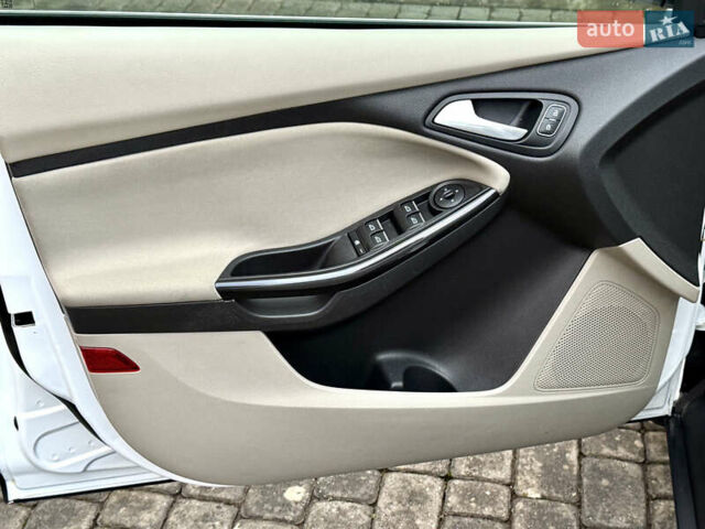 Белый Форд Фокус, объемом двигателя 0 л и пробегом 74 тыс. км за 9999 $, фото 45 на Automoto.ua