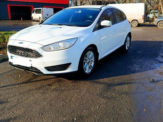 Білий Форд Фокус, об'ємом двигуна 1.6 л та пробігом 112 тис. км за 9000 $, фото 4 на Automoto.ua