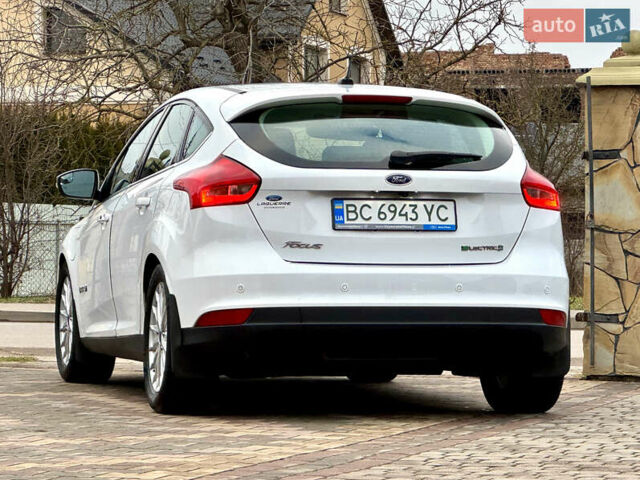 Белый Форд Фокус, объемом двигателя 0 л и пробегом 74 тыс. км за 9999 $, фото 21 на Automoto.ua