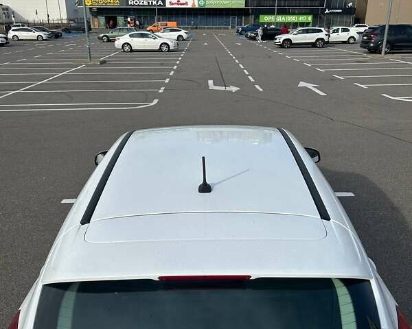 Белый Форд Фокус, объемом двигателя 1.6 л и пробегом 135 тыс. км за 9500 $, фото 6 на Automoto.ua