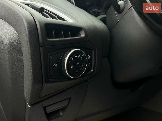 Белый Форд Фокус, объемом двигателя 0 л и пробегом 136 тыс. км за 11800 $, фото 16 на Automoto.ua