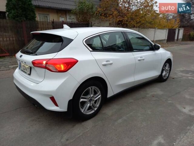 Белый Форд Фокус, объемом двигателя 1.5 л и пробегом 150 тыс. км за 13800 $, фото 5 на Automoto.ua