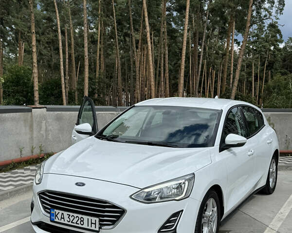 Белый Форд Фокус, объемом двигателя 1.5 л и пробегом 150 тыс. км за 12500 $, фото 7 на Automoto.ua