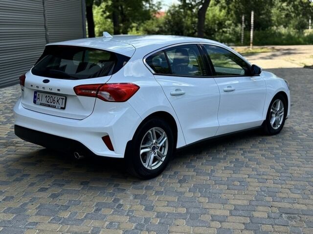 Белый Форд Фокус, объемом двигателя 1.5 л и пробегом 161 тыс. км за 14700 $, фото 4 на Automoto.ua