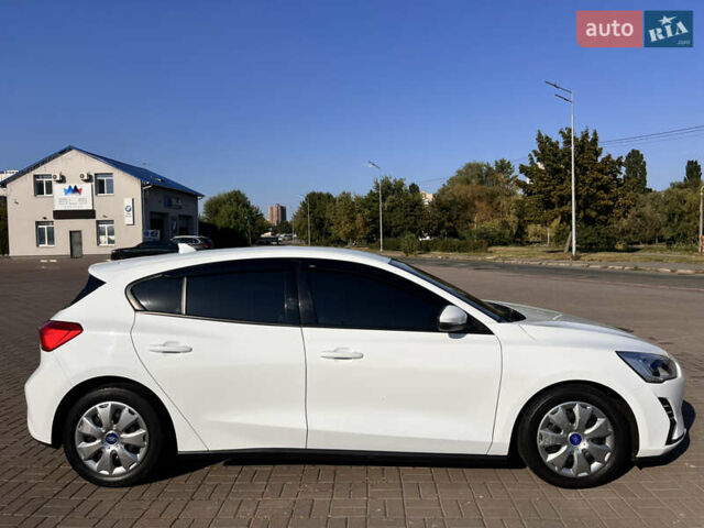 Белый Форд Фокус, объемом двигателя 1.5 л и пробегом 139 тыс. км за 10900 $, фото 5 на Automoto.ua