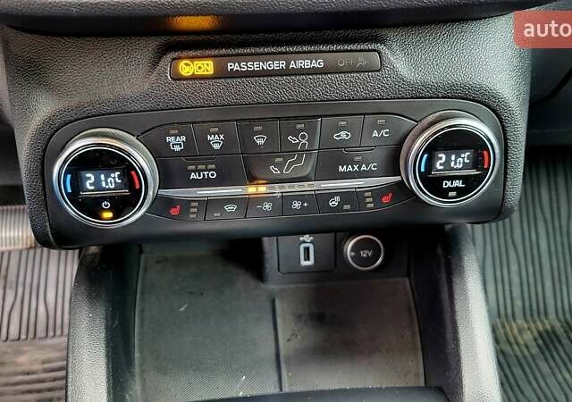 Белый Форд Фокус, объемом двигателя 1.5 л и пробегом 155 тыс. км за 12900 $, фото 15 на Automoto.ua