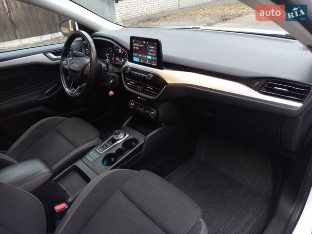 Белый Форд Фокус, объемом двигателя 1.5 л и пробегом 150 тыс. км за 13800 $, фото 14 на Automoto.ua