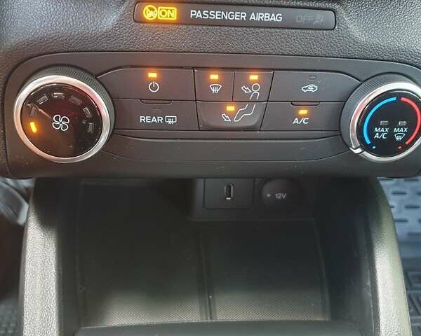 Белый Форд Фокус, объемом двигателя 1.5 л и пробегом 32 тыс. км за 14400 $, фото 17 на Automoto.ua