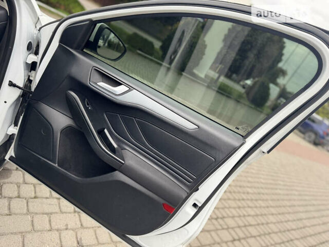 Белый Форд Фокус, объемом двигателя 1.5 л и пробегом 76 тыс. км за 18999 $, фото 18 на Automoto.ua