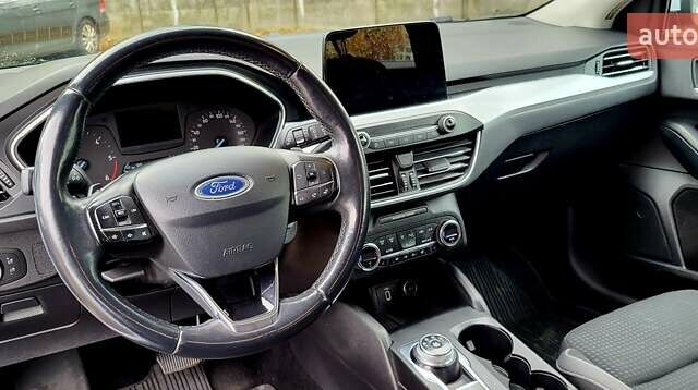 Белый Форд Фокус, объемом двигателя 1.5 л и пробегом 155 тыс. км за 12900 $, фото 10 на Automoto.ua