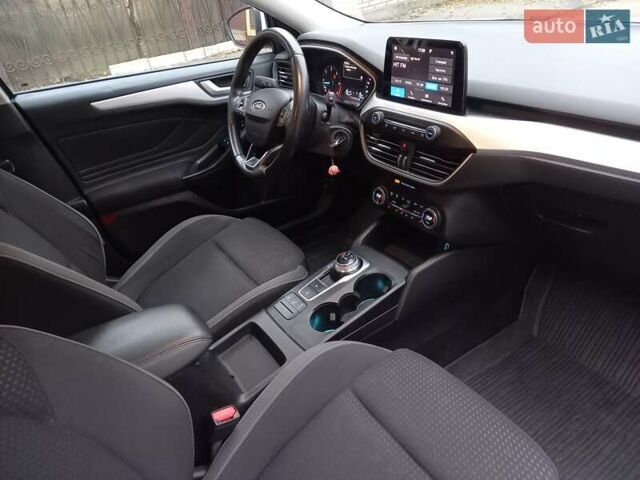 Белый Форд Фокус, объемом двигателя 1.5 л и пробегом 150 тыс. км за 13800 $, фото 11 на Automoto.ua