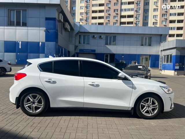 Белый Форд Фокус, объемом двигателя 1.5 л и пробегом 158 тыс. км за 14790 $, фото 5 на Automoto.ua