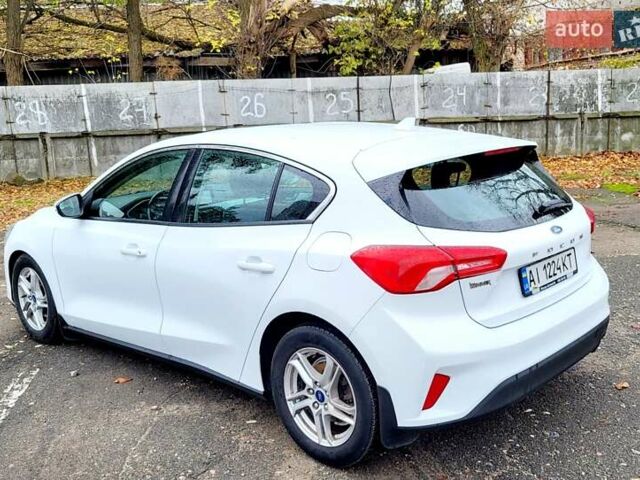 Белый Форд Фокус, объемом двигателя 1.5 л и пробегом 155 тыс. км за 12900 $, фото 5 на Automoto.ua