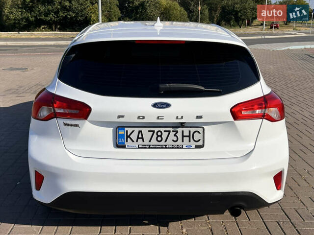 Белый Форд Фокус, объемом двигателя 1.5 л и пробегом 139 тыс. км за 11400 $, фото 4 на Automoto.ua