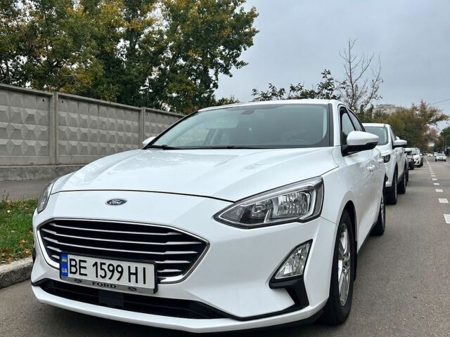 Білий Форд Фокус, об'ємом двигуна 1.5 л та пробігом 181 тис. км за 11999 $, фото 1 на Automoto.ua