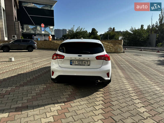 Белый Форд Фокус, объемом двигателя 1.5 л и пробегом 158 тыс. км за 13500 $, фото 4 на Automoto.ua