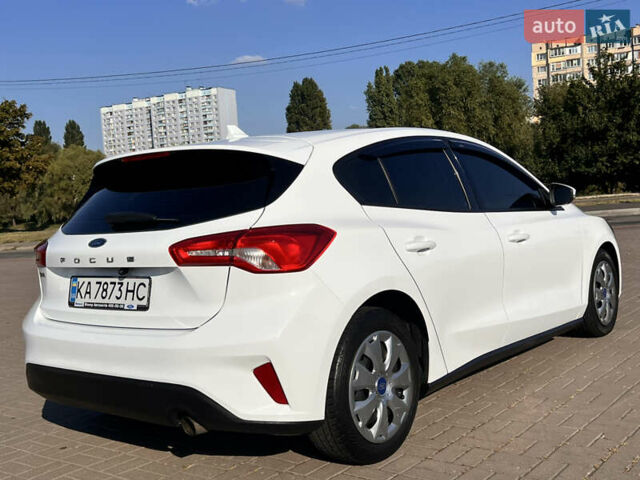 Белый Форд Фокус, объемом двигателя 1.5 л и пробегом 139 тыс. км за 11400 $, фото 5 на Automoto.ua