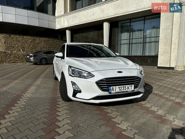 Белый Форд Фокус, объемом двигателя 1.5 л и пробегом 158 тыс. км за 13500 $, фото 10 на Automoto.ua