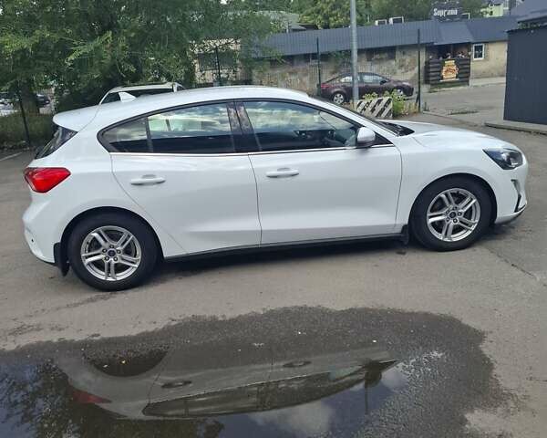 Белый Форд Фокус, объемом двигателя 1.5 л и пробегом 157 тыс. км за 14300 $, фото 10 на Automoto.ua