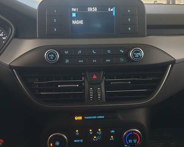 Белый Форд Фокус, объемом двигателя 1.5 л и пробегом 32 тыс. км за 14400 $, фото 10 на Automoto.ua