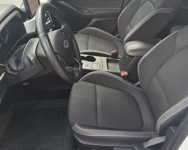 Белый Форд Фокус, объемом двигателя 1.5 л и пробегом 157 тыс. км за 14300 $, фото 18 на Automoto.ua