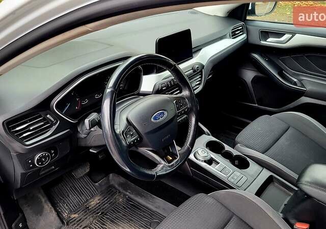 Белый Форд Фокус, объемом двигателя 1.5 л и пробегом 155 тыс. км за 12900 $, фото 8 на Automoto.ua