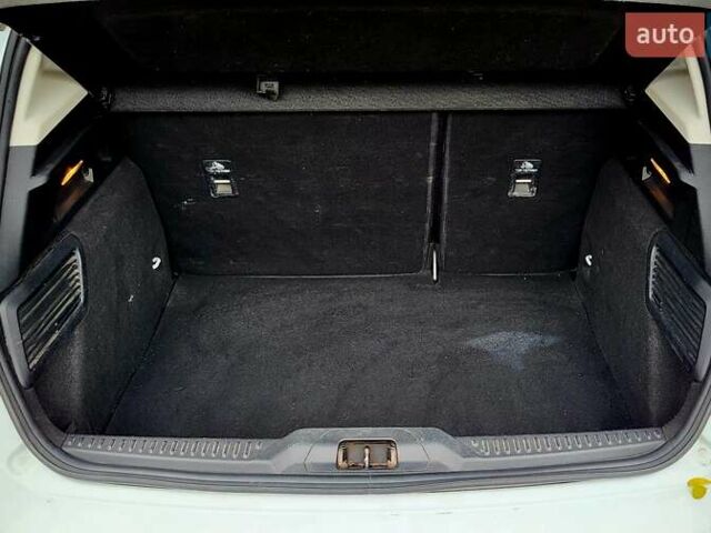 Белый Форд Фокус, объемом двигателя 1.5 л и пробегом 155 тыс. км за 12900 $, фото 24 на Automoto.ua